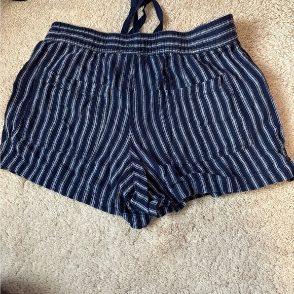 Gap Factory Pull On Navy Stripe Shorts with Washwell in small - Picture 2 of 4